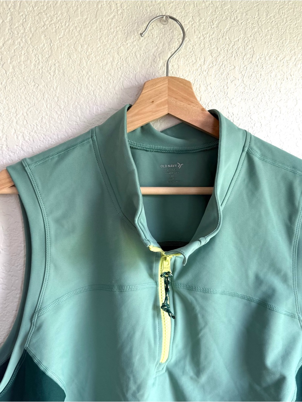 Old Navy Womens Top English Ivy Green PowerSoft 1/2-Zip Sleeveless Crop Size 3X - Picture 3 of 10